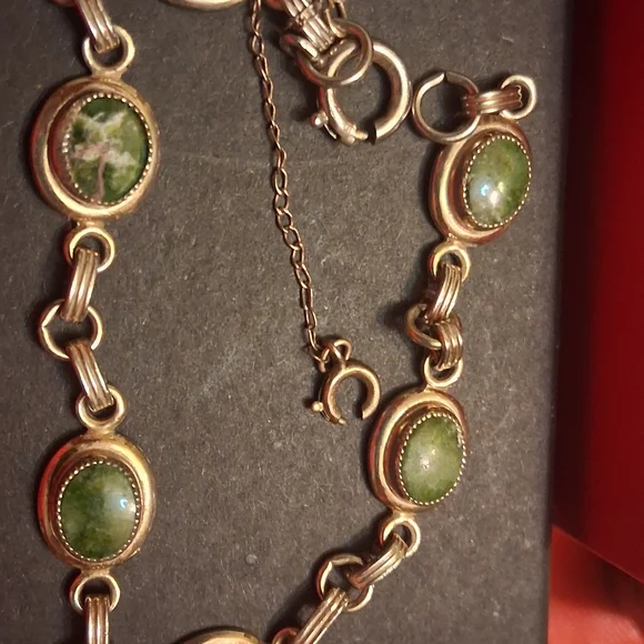 Sarah Coventry Green and Gold Bracelet - Picture 1 of 3